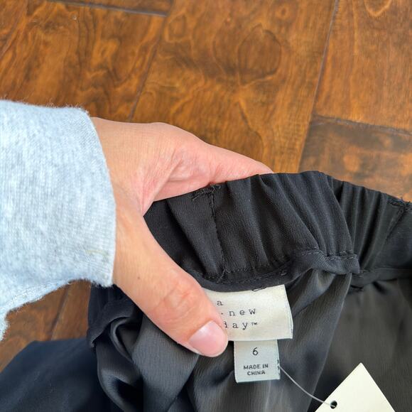 A New Day Dress Pant Black Flowy Satin Side Stripe Career Classic Womens Size 6 - Picture 7 of 9